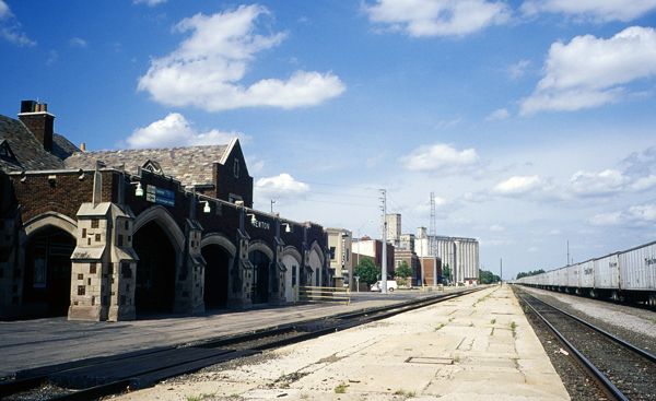 Santa Fe depot at Newton, Kansas