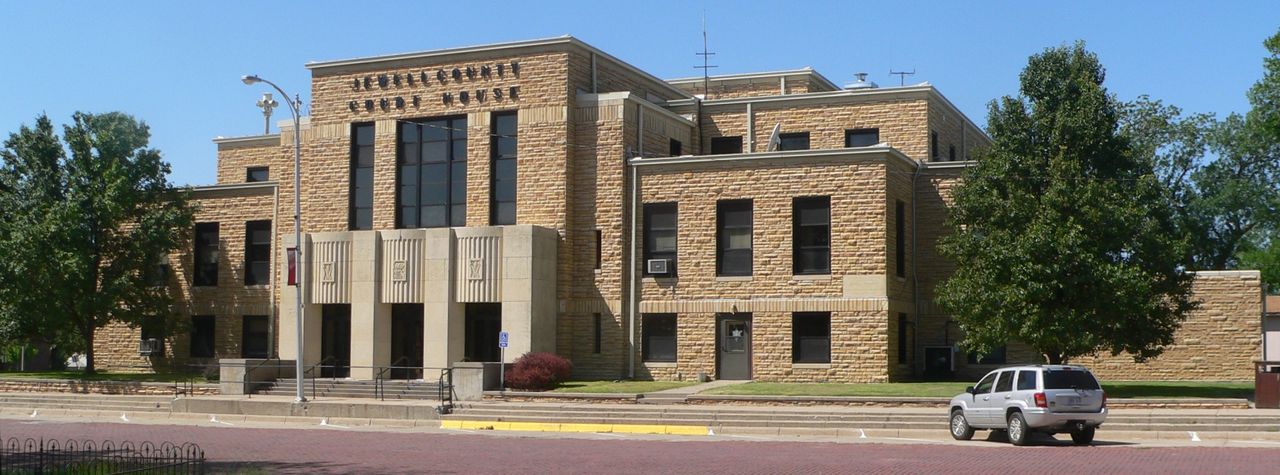 Jewell County Courthouse in Mankato, Kansas, seen from the northeast
