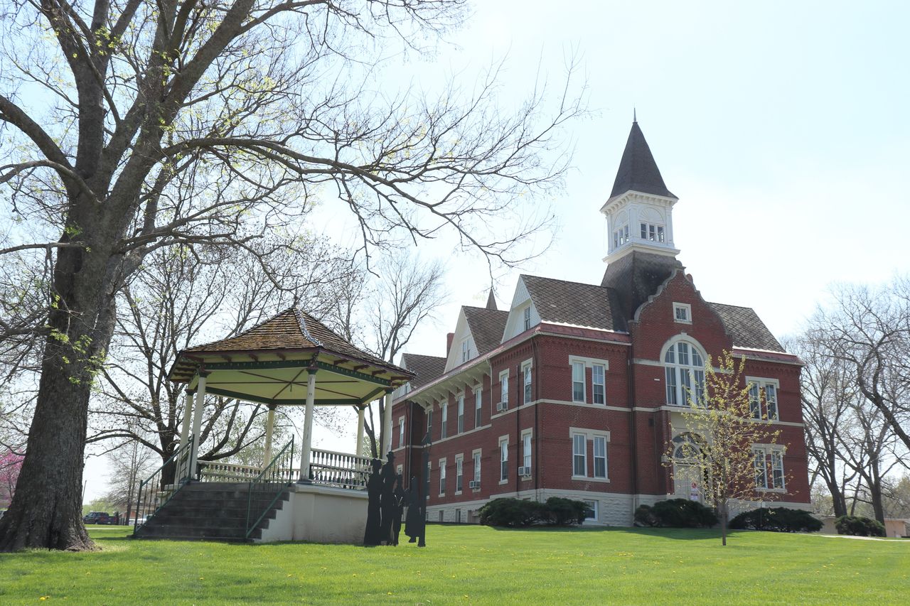 Linn County Courthouse in Mound City, Kansas