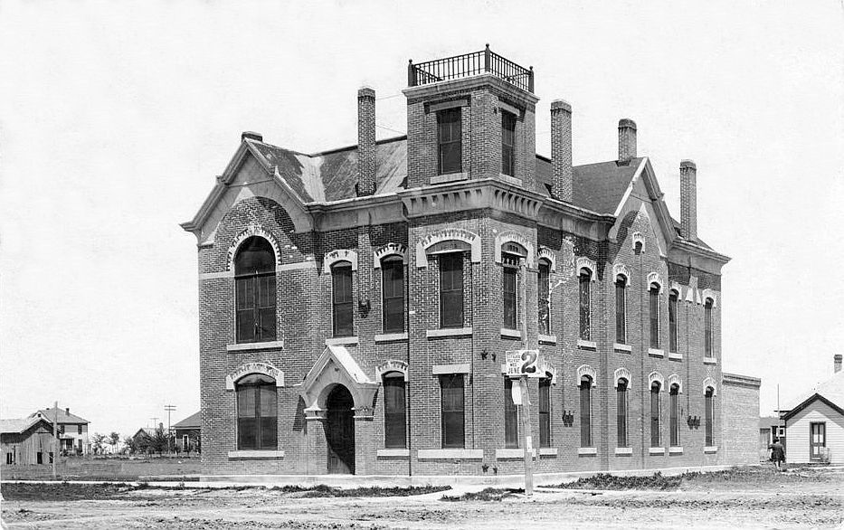 Meade County Courthouse, Meade, Kansas, in 1910